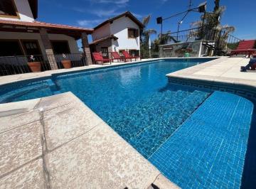 Edificio · 1700m² · 40 Ambientes · 10 Cocheras · Complejo Vacacional en Venta - 27 Habitaciones - Córdoba
