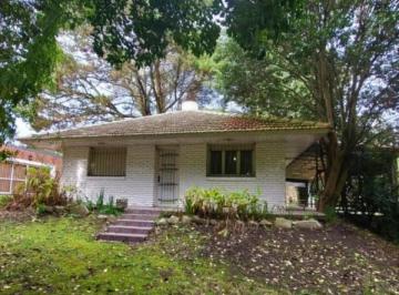 Casa · 300m² · 4 Ambientes · Casa en Venta - 2 Dorm. 3 Baños - Sierra de Los Padres
