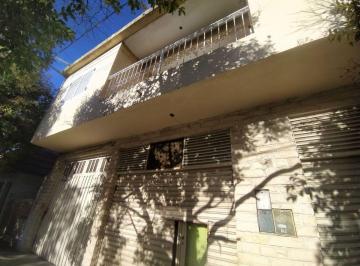 PH de 4 ambientes, La Plata · (527 y 25) Alquiler PH Unico Pa Fte (3) Dorm. Op/4dorm o Escy C/balcones (S/expensas)