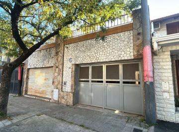 Casa · 158m² · 5 Ambientes · Venta Dos Casas Mas Local en Oportunidad - Cochera