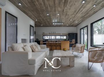 Casa · 201m² · 5 Ambientes · 1 Cochera · Casa en Venta en Costa Esmeralda Gas Natural 4 Dorm.
