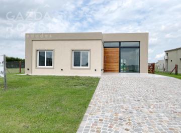 Casa · 150m² · 4 Ambientes · Venta Casa con Piscina en Barrio San Felipe