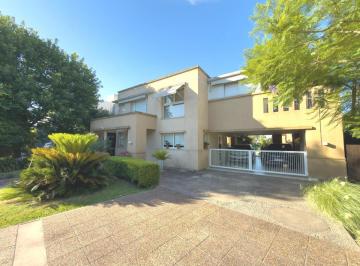 Casa · 866m² · 6 Ambientes · Casa en Venta Apta Banco Ubicada en Barrio Cerrado San Joaquin I - 139 Esq 485 - J. Gorina - La Plata