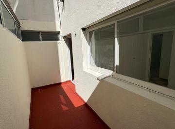 Departamento · 36m² · 2 Ambientes · Apto Credito Luminoso 2 Ambientes con Gran Patio Propio en Boedo - ¡Listo Para Entrar!