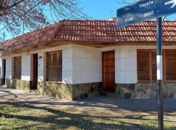 Casa · 99m² · 3 Ambientes · 2 Cocheras · Casa Venta o Permuta en Alberdi