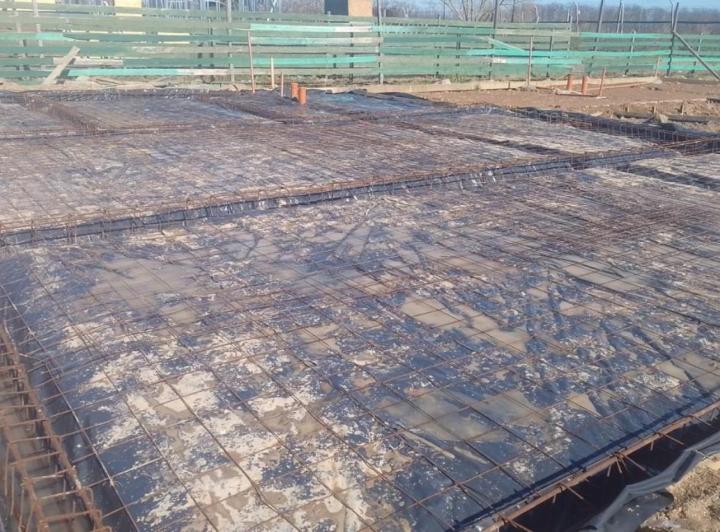 Terreno · 180m² · 4 Ambientes · 2 Cocheras