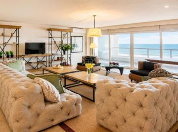 Foto1 · Vende Apartamento con Vista Al Mar, de 4 Dorm. en Brava, Punta del Este