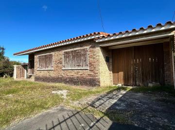 Casa · 1010m² · 5 Ambientes · 1 Cochera · Casa / Terreno en San José de Carrasco Tres Dorm.