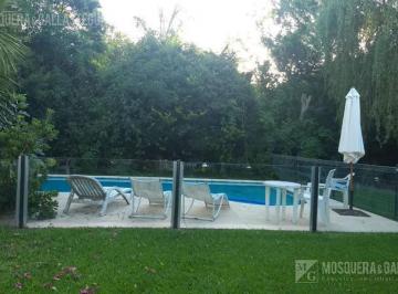 Casa · 220m² · 6 Ambientes · 3 Cocheras · Casa en Dos Plantas en Buen Retiro (Pilar)