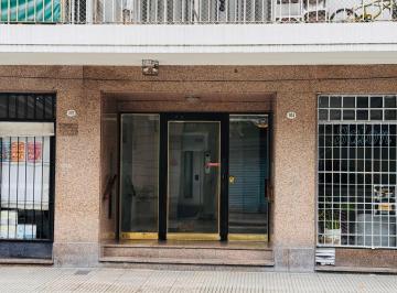 Departamento de 1 ambiente, Barracas · Monoambiente Amplio y Muy Luminoso con Vista Al Frente, en Centro de Barracas