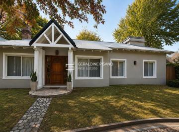 Casa · 123m² · 4 Ambientes · 2 Cocheras · Casa en Alquiler en Los Olmos, Benavidez, Tigre