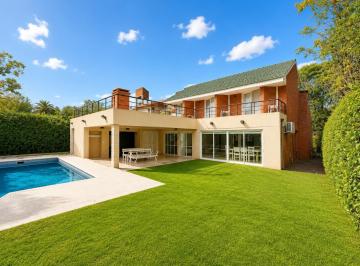 Casa · 250m² · 4 Ambientes · Alquiler Anual de Casa - 2 Plantas - un Lote Central - Miraflores Country Club