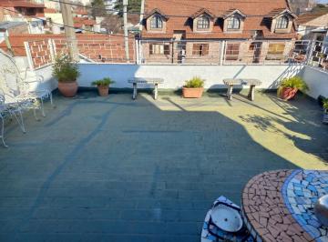 Casa · 98m² · 2 Dormitorios · 1 Cochera · Excelente PH Tipo Casa Independiente con Cochera y Terraza!