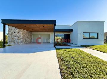 Casa · 309m² · 5 Ambientes · 6 Cocheras · Venta Casa 5 Amb, a Estrenar, Terravista