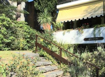 Casa · 320m² · 6 Ambientes · 1 Cochera · Casa - Playa Mansa