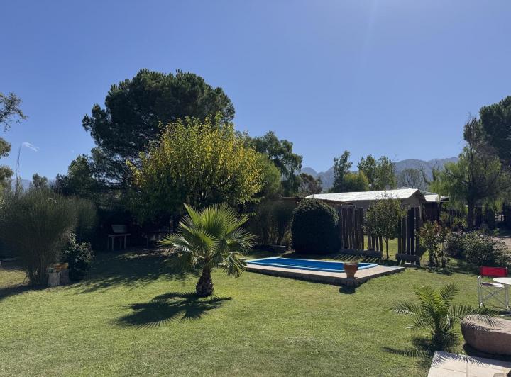 Hotel · 220m² · 8 Ambientes · 6 Cocheras