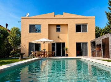 Casa · 197m² · 5 Ambientes · 3 Cocheras · Oportunidad | Casa en Venta en San Isidro con Jardín y Pileta – Nuevo Valor