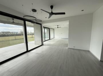 Casa · 325m² · 7 Ambientes · 2 Cocheras · Casa en Puerto de Escobar