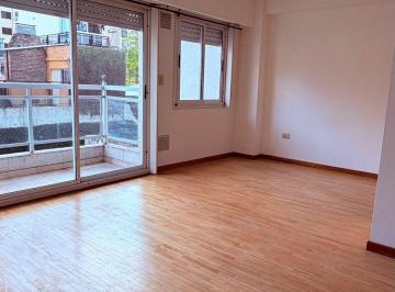 Departamento de 1 ambiente, Villa Urquiza · Monoambiente Apto Profesional con Balcón - Villa Urquiza - Recién Pintado