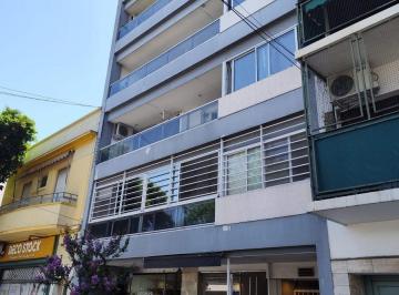 Departamento · 38m² · 2 Ambientes · Depto 2 Amb. Patio Apto Prof. Luminoso. V. pueyrredon