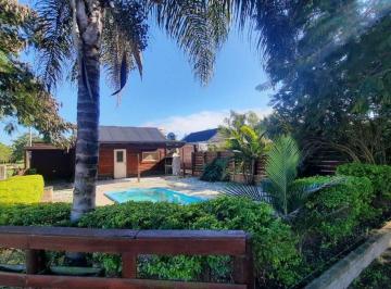Quinta vacacional · 153m² · 4 Dormitorios · 3 Cocheras · Complejo Cabañas C/pileta en Sta Rosa de Calchines