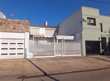 Casa · 197m² · 5 Ambientes · 3 Cocheras · Venta Casa 5 Ambientes en Ramos Mejia