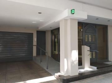 Departamento · 148m² · 4 Ambientes · 1 Cochera · Venta Departamento Flores 4 Amb Dependencia
