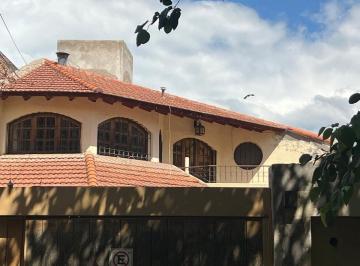 Casa · 183m² · 4 Ambientes · 2 Cocheras · Venta Casa 3 Dorm. 5ta Seccion