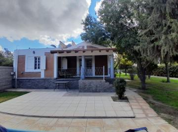 Casa · 140m² · 6 Ambientes · 2 Cocheras · Alquiler de Casa Amoblada. 2 Hab. Santa Lucia