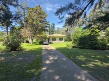 Casa · 85m² · 3 Ambientes · 1 Cochera · Casa Quinta en Venta 3 Ambientes Pileta Parque