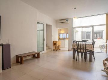 Casa · 183m² · 5 Ambientes · 1 Cochera · Venta Casa 3 Dorm. con Cochera en Lourdes