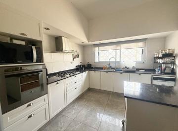 Casa · 150m² · 3 Ambientes · 1 Cochera · Casa en Venta Reciclada a Nva Sarandi Avellaneda