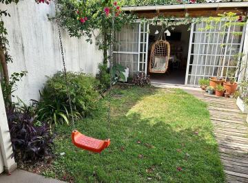 Casa · 86m² · 4 Ambientes · 1 Cochera · Duplex 4 Amb en Venta en Villa Adelina con Jardin