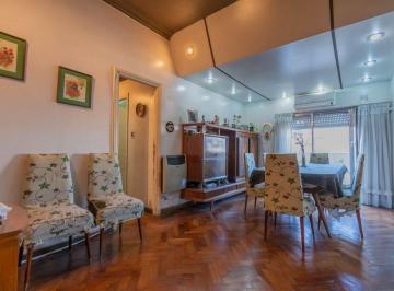 Departamento · 64m² · 4 Ambientes · 4 Ambientes en Venta en Villa Crespo - a Reciclar