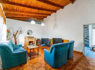 Casa · 162m² · 7 Ambientes · 1 Cochera · Casa en Venta Fisherton 3 Habitaciones con Patio