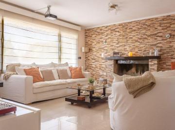 Casa · 356m² · 9 Ambientes · 2 Cocheras · Venta Exclusiva Propiedad Bo. Laderas de Chacras