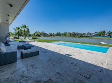 Casa · 440m² · 7 Ambientes · 8 Cocheras · Casa en Venta Terralagos a La Laguna