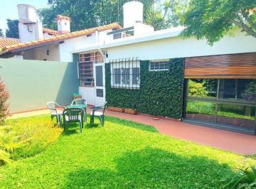 Casa · 131m² · 4 Ambientes · 1 Cochera · Venta V Sarmiento Haedo Casa 4 Ambientes Impecable