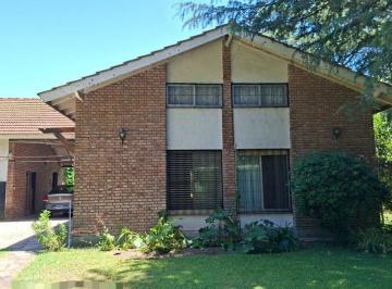 Quinta vacacional · 130m² · 3 Dormitorios · 2 Cocheras · Venta Casa Quinta Tortuguitas - Pileta - Apto Credito