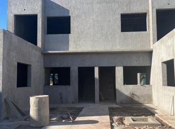 Casa · 150m² · 7 Ambientes · 1 Cochera · Dúplex en Venta en Maipú - B° Privado Vista Oliva
