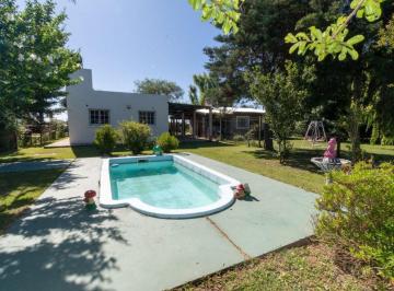 Casa · 76m² · 2 Ambientes · 2 Cocheras · Venta Casa a Terminar - Barrio Las Tardes Roldan.