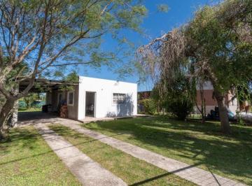Casa · 76m² · 2 Ambientes · 2 Cocheras · Venta Casa a Terminar - Barrio Las Tardes Roldan.