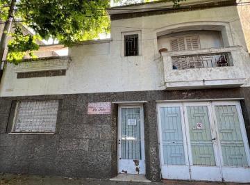 Casa · 330m² · 12 Ambientes · Casa en Venta.