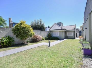 Casa · 338m² · 6 Ambientes · 1 Cochera · Casa en Venta La Plata