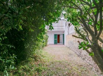 PH · 30m² · 2 Ambientes · PH en Venta en La Plata, 1 Dormitorio con Jardin