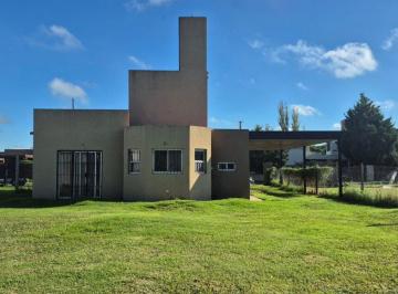 Casa · 92m² · 4 Ambientes · 1 Cochera · Venta Casa 2 Dorm., Jardín - Cantegrill