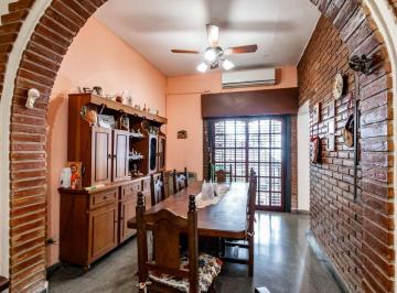 Casa · 158m² · 3 Ambientes · 1 Cochera · Venta Casa de 3 Amb. en Villa Maipucon con Local