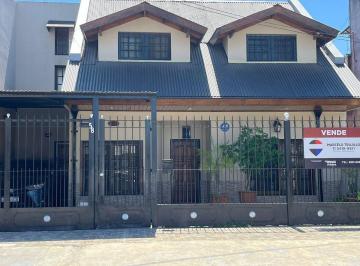Casa · 99m² · 5 Ambientes · 1 Cochera · Venta Casa 5 Amb Cochera/ Parrilla en Grand Bourg