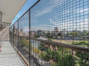 Departamento · 103m² · 4 Ambientes · 1 Cochera · Excelente Piso Entero con Balcon en P. Chacabuco