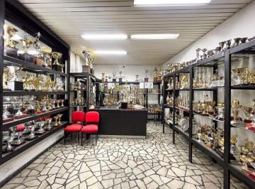 Bodega-Galpón · 298m² · Depósito en Parque Chacabuco 320 m² en Dos Plantas